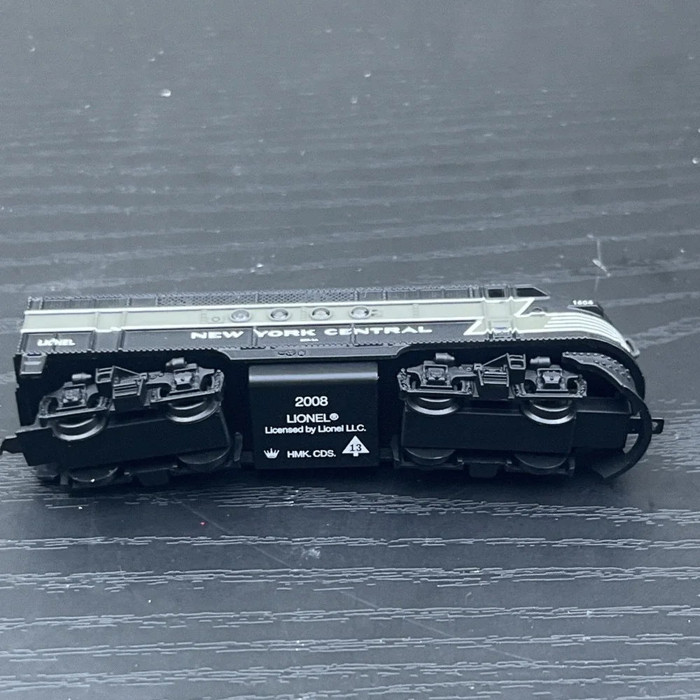 Hallmark Keepsake 2008 Lionel New York Central Locomotive #13 Die-Cast Ornament
